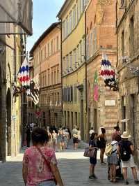 Tuscan Arches Await: province of Siena adventure