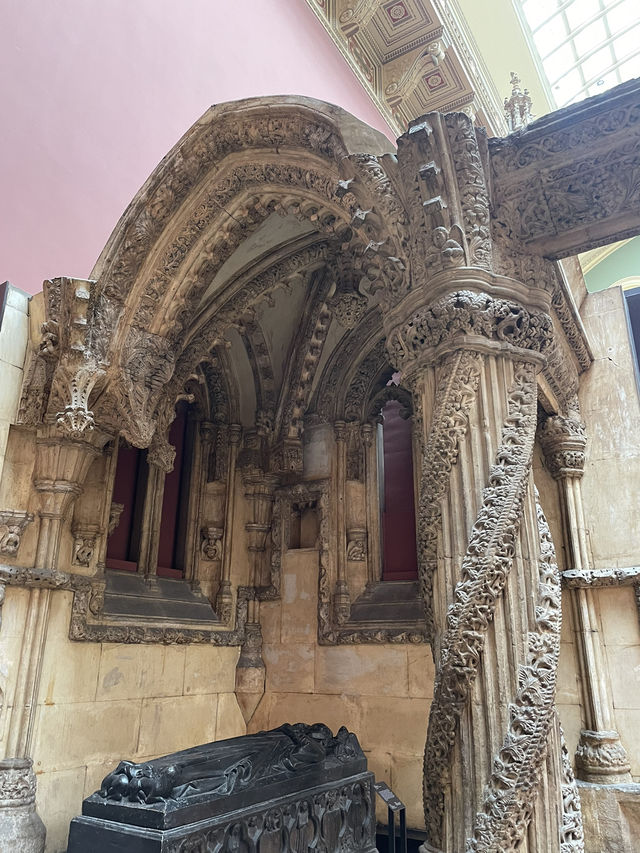 London🇬🇧 A Temple of Art and Design: Review of the V&A