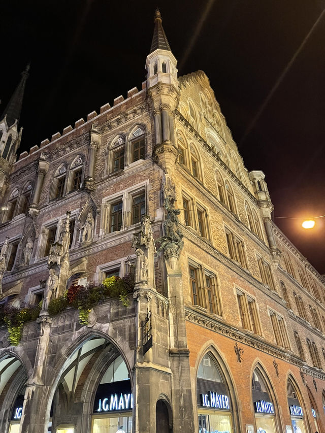 Night Munich: Illuminated Squares & Bavarian Vibes 🌙🏛️🍺