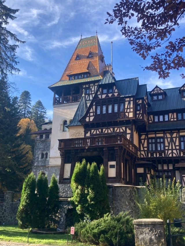 Autumn Elegance in Sinaia 🍂 Autumn Elegance in Sinaia 🍂