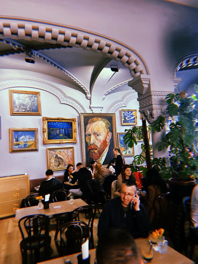 Cafe Van Gogh 