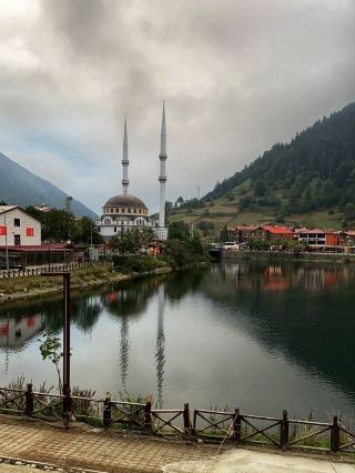 🕌 Uzungöl – The Charm of Its Iconic Historic Mosque