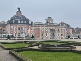 布魯赫薩爾（Bruchsal）位於德國巴登-符騰堡州（Baden-Württemberg），坐落在卡