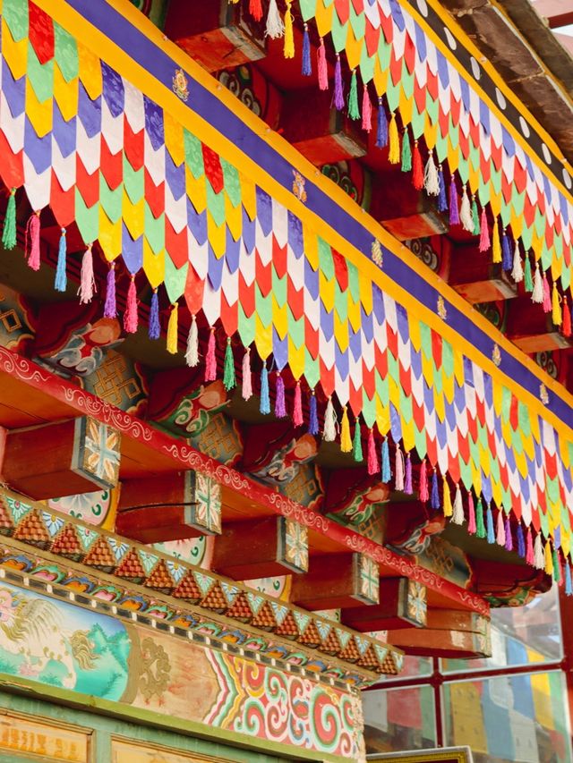 Details at the Songzanlin Monastery🌷 Details at the Songzanlin Monastery🌷