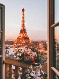 Luxury hotel in Paris where you can lie down and see the Eiffel Tower.