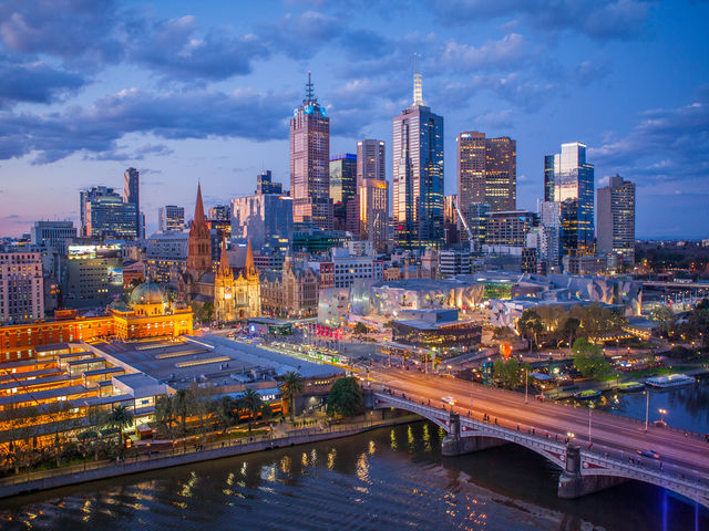 🔥🌆 "Unveiling Melbourne" - A Skyline Journey of Awe! Discover Hidden Urban Treasures and Elevate Y