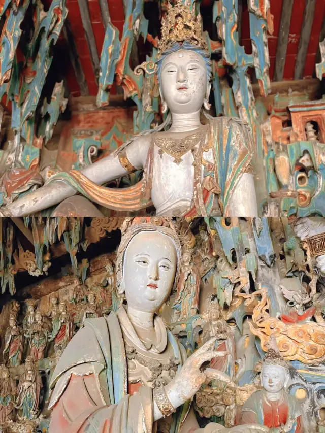 Shuanglin Temple is known as a treasure trove of colored sculptures