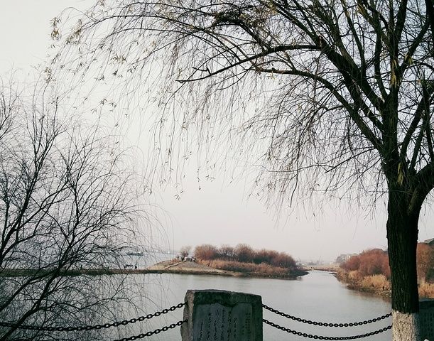 岳陽樓記，氣蒸雲夢澤，波撼岳陽城