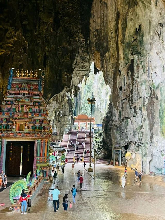 Batu Cave in Malaysia is worth visiting😍🇲🇾
