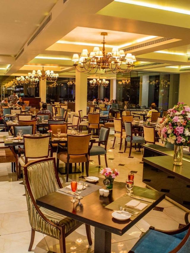 🌟✨ Colombo's Crown Jewel: Kingsbury's Luxe Escape 🍽️🏝️