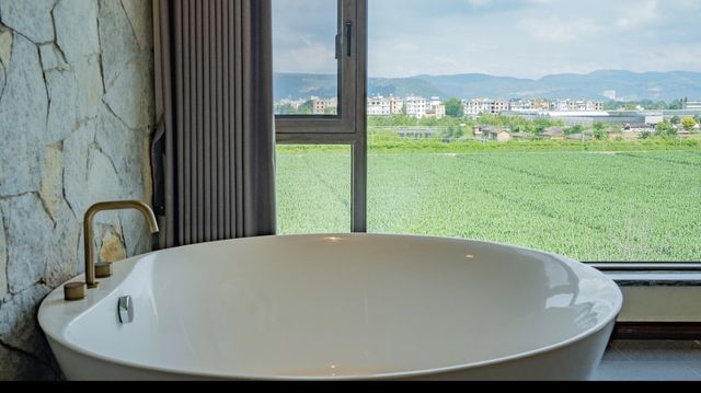 抚仙湖民宿 | 把景入窗 把窗變畫