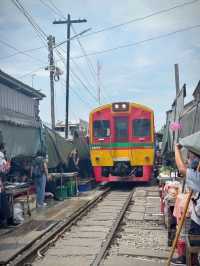 曼谷鐵道市場與水上市場探險 🚂🌊