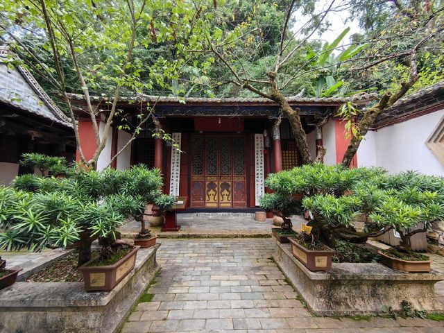 雲南 通海 秀山穿越之旅：山林古建的奇幻際遇。