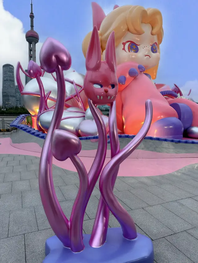 北外灘 DORA 慾望之鏡 巨型兔子。