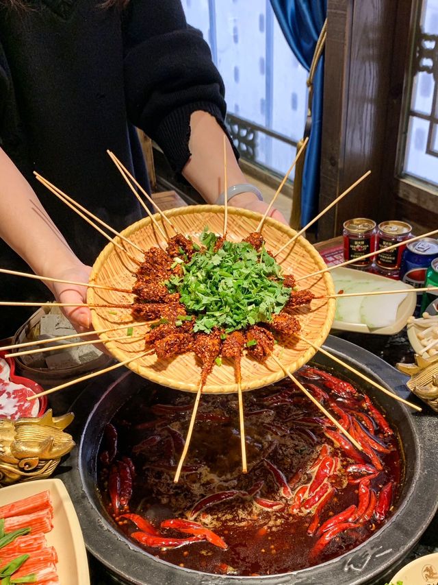 本地人和外地人都喜歡去的正宗成都風味火鍋。|Trip.com 成都