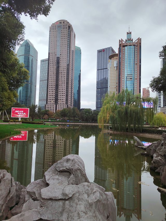 鋼鐵森林中城市綠洲——陸家嘴中心綠地