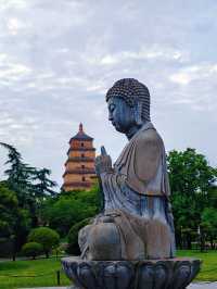 西安漢服體驗｜夢回長安·漢服拍照取景攻略