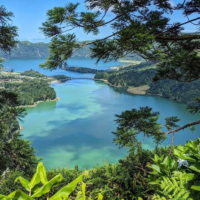 葡萄牙聖米格爾島國王觀景台：俯瞰火山湖的絕美視野