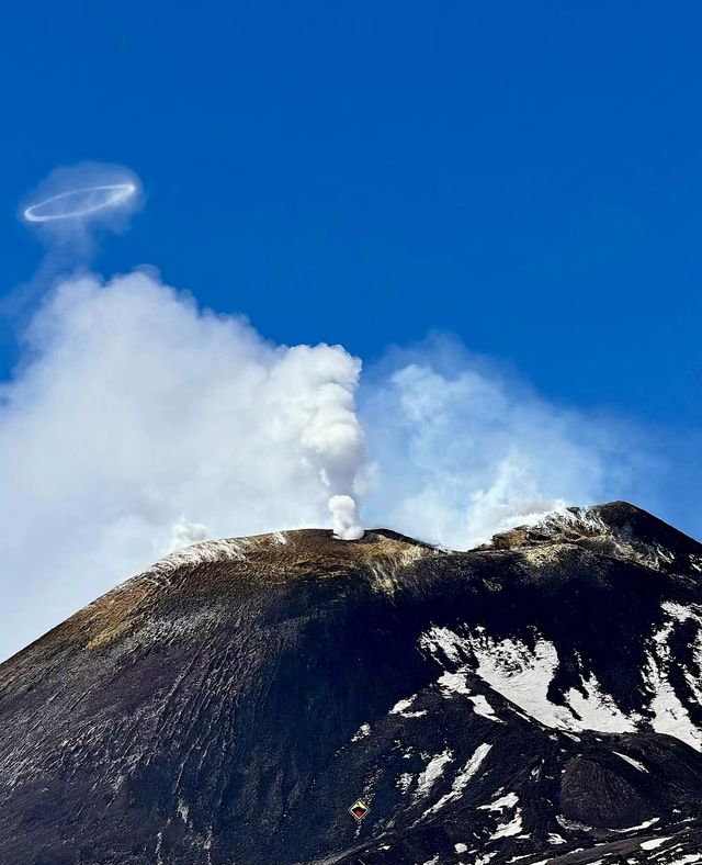 火山下的黑白巴洛克之城 - 卡塔尼亞