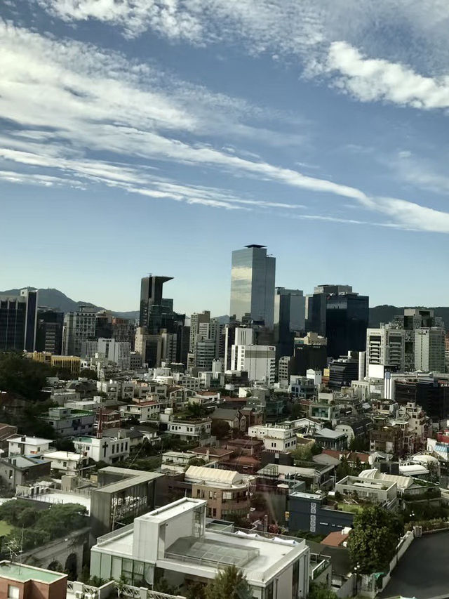 高塔之上，愛情微光