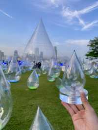 香港添馬公園驚現巨型水滴太可愛啦！