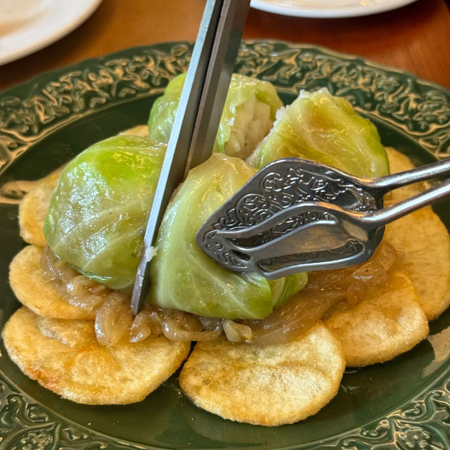 🇲🇴澳門美食推薦：百年老宅裡的葡式體驗🏡 龍環葡韻」