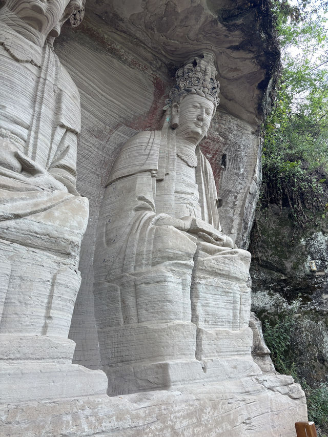 【四川・安岳】風化が美しい茗山寺