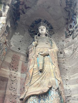 [四川安婆] 看大石佛！延住洞窟