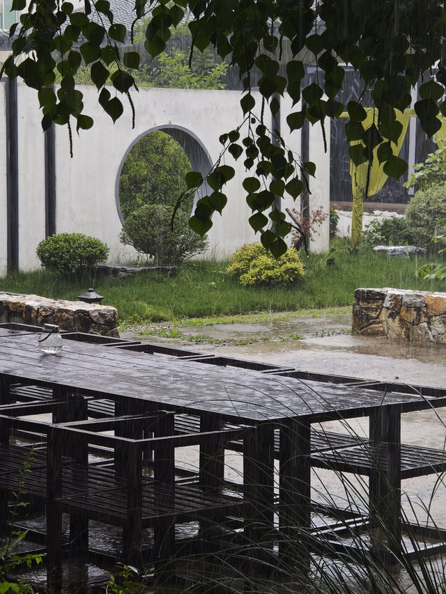 休憩，喺無他嘅聽雨天裏（一）