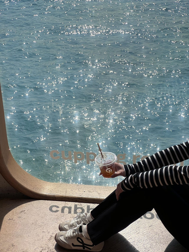 🇭🇰海港城必打卡！排1小時都值得嘅海景咖啡館✨