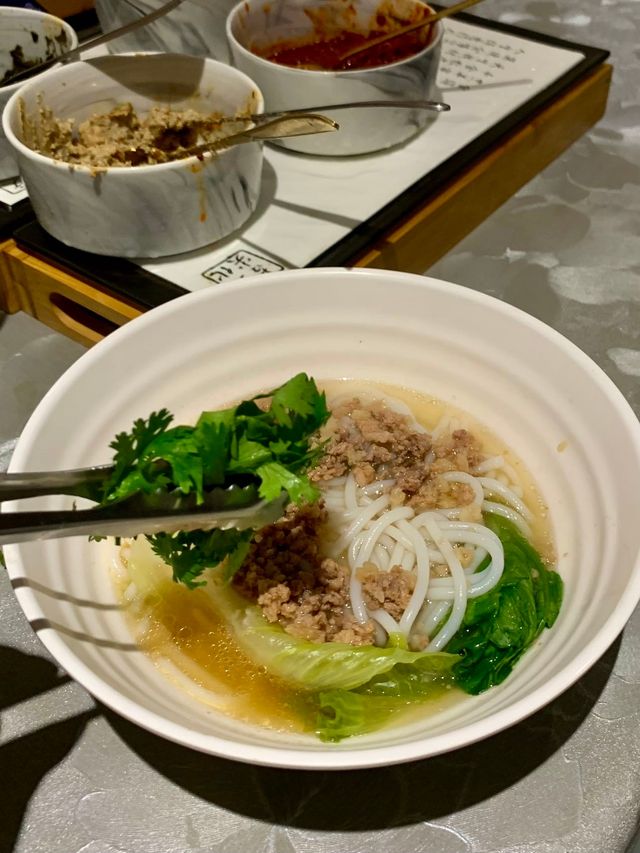 象鼻山旁，邂逅詩意維納斯