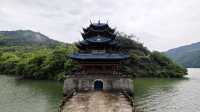 因《富春山居圖》而聞名遐邇的一條江