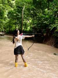 基諾山雨林穿越森林溪流