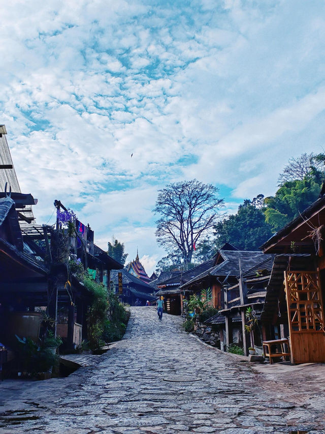 世遺糯乾古寨~在千年茶山與雲海之間穿梭 世遺糯乾古寨~在千年茶山與雲海之間穿梭