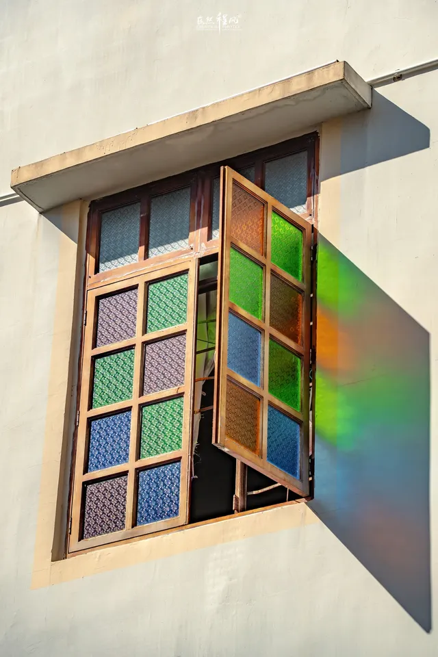 台山 | 百年騎樓裡極具特色的玻璃窗