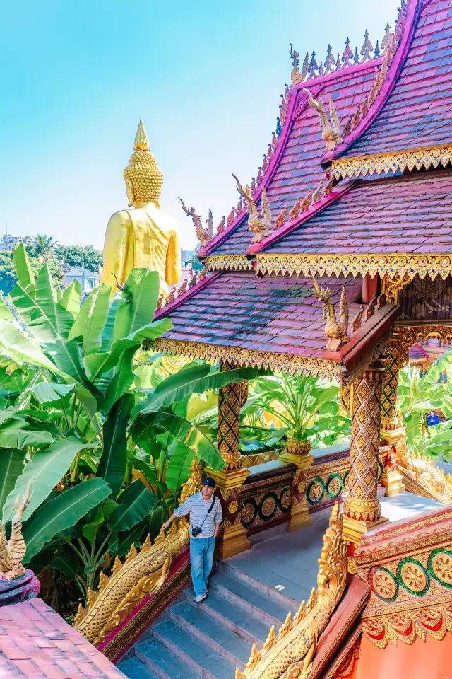 Day 1 of Xishuangbanna tour, first check in at China’s version of the “Water Gate Temple”