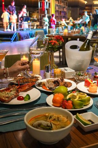 สัมผัสความสุขของการใช้ชีวิตบนเกาะเขตร้อนที่เวสติน ชิเมอิ เบย์!