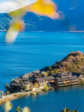 Lugu Lake Three-Color Yunhe | Sleep in a Dreamy Lakeside Homestay