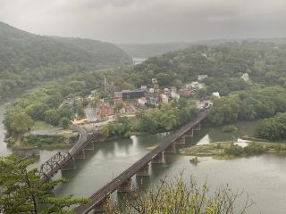 워싱턴 D.C. 주변 3개 주 경계 고지대에서 도시를 벗어나세요 3