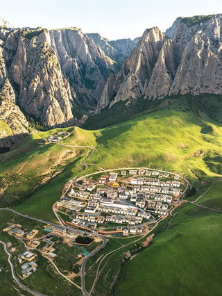 5-Day Loop Tour for Couples in Gannan! Stay at a National Geographic Certified Luxury Grassland Camp