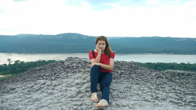 รับตะวันก่อนใครในสยามที่ผาแต้ม 