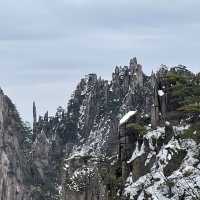 黄山を見ずして山を見たと言うなかれ。高圧的ですが納得です