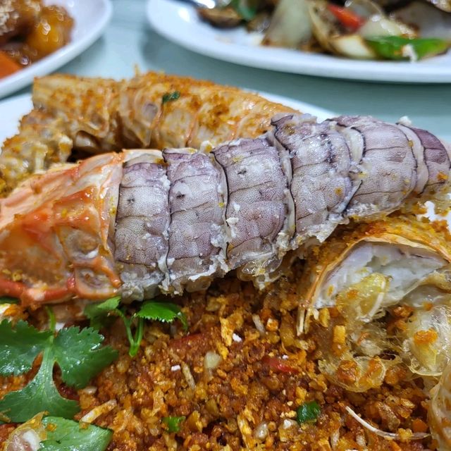 生猛海鮮配馳名咕嚕肉