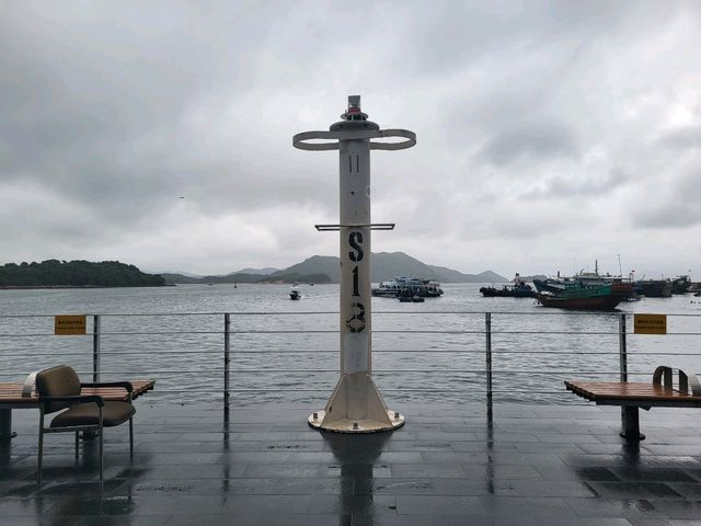 黃雨下的西貢碼頭