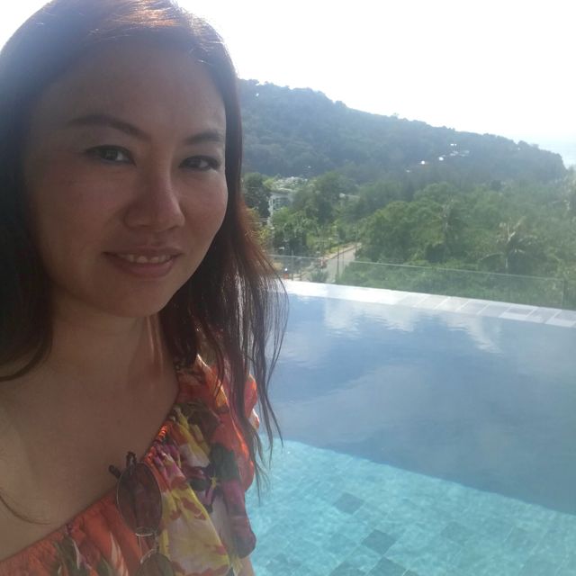 Crest Resort & Pool Villas