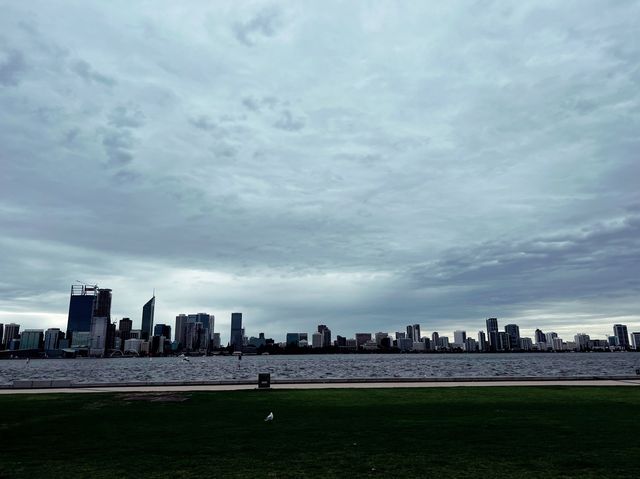 Mends St., South Perth Incredible Windy Day!