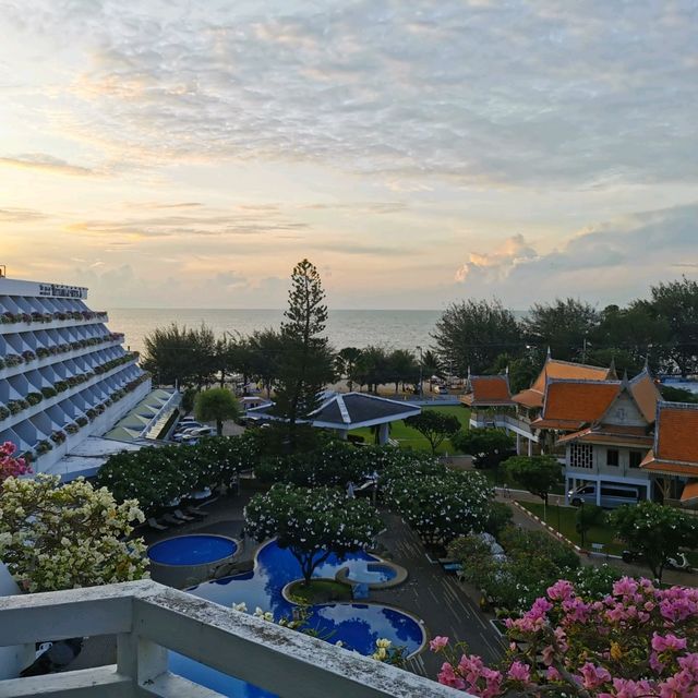 Nice Hotel Near Cha-am Beach, Phetchaburi 🏖️