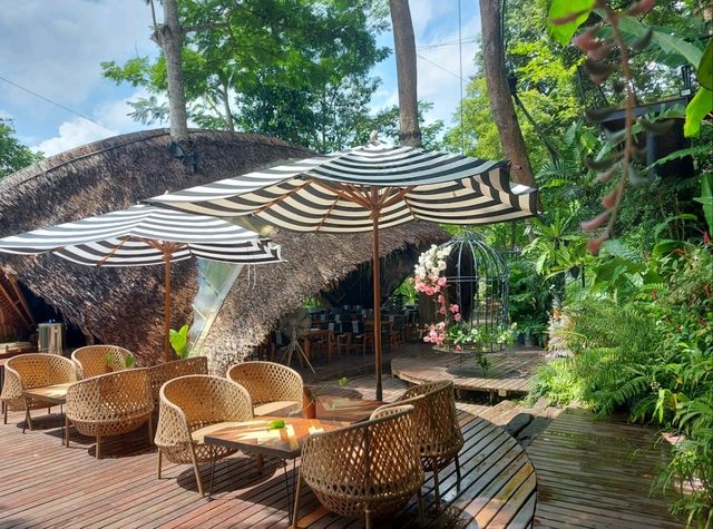 Three Monkeys Restaurant แลนด์มาร์คใหม่ภูเก็ต