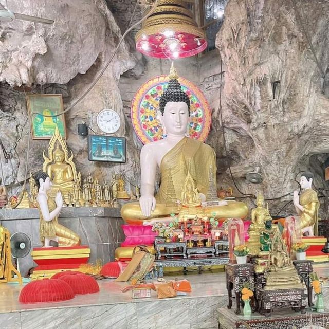 วัดถ้ำเสือ วัดดังเมืองกระบี่
