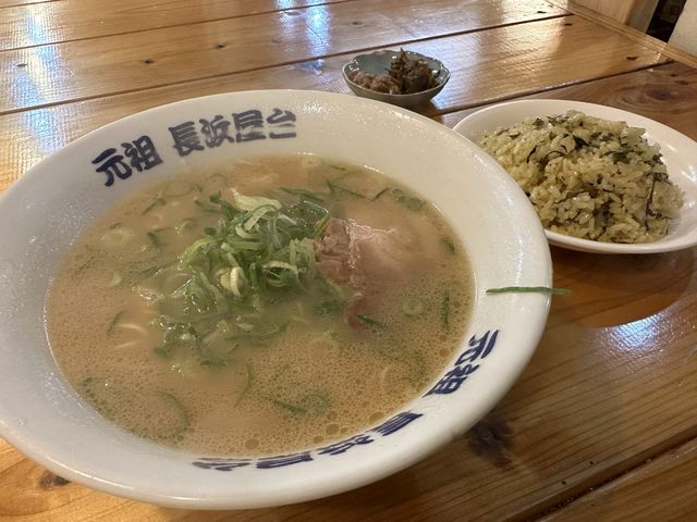 福岡・長浜。リーズナブルに長浜ラーメン観光『名物元祖長浜ラーメン 長浜屋台』